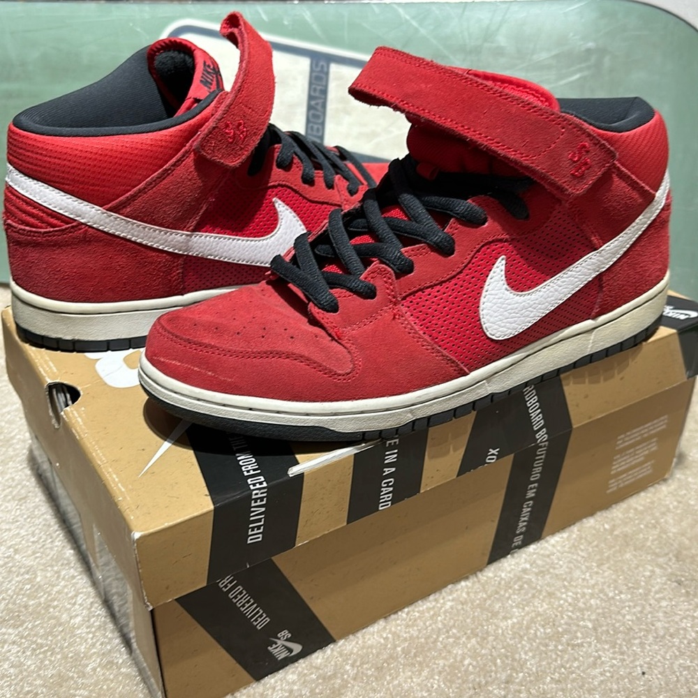 Nike SB Dunk Mid Pro Hyper Red White size 11 released 2013